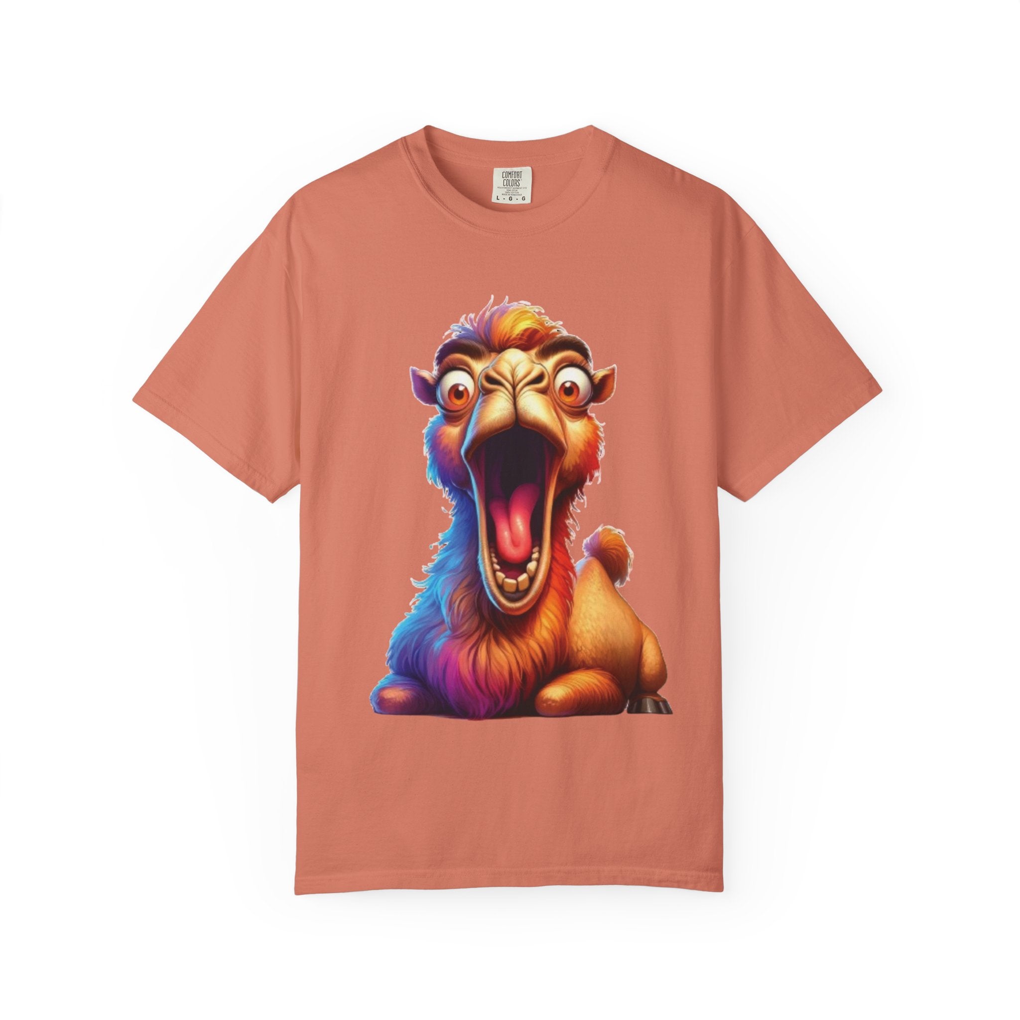 Hilarious Screaming Camel Cartoon – Desert Chaos Meme T-Shirt